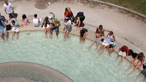 Węgrzy pozazdrościli Włochom sjesty