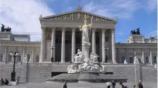 Atak na austriacki parlament objęto dochodzeniem
