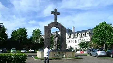 Francja. Pomnik Jana Pawła II przeniesiono na teren prywatny