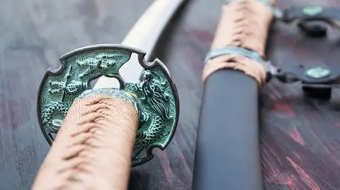 Sąsiad zaatakował sąsiada mieczem samurajskim