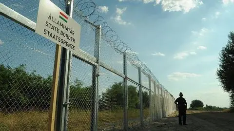 Węgry. Płot graniczny - minął rok od powstania