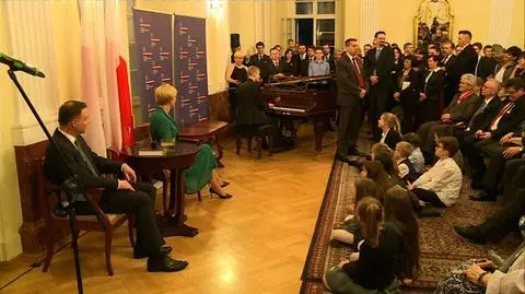 Polska młodzież z Czech śpiewa dla Andrzeja Dudy