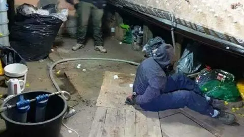 Policja zatrzymała trzy osoby 