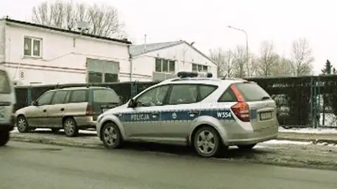 Uratowali przed zamarznięciem, ale wsadzili za kratki