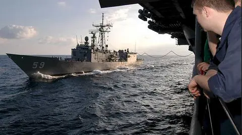 USS Kauffman w ostatnim rejsie. Przechwycił tonę kokainy