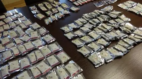 Policja zabezpieczyła ponad 320 opakowań dopalaczy