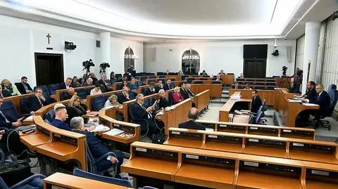 Ustawa represyjna w Senacie. Posiedzenie Parlamentarnego Zespołu Obrony Praworządności (Materiał "Faktów" TVN, 14.01.2020)