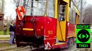 Na pętli przy warszawskiej Hali Marymonckiej, z torów wypadł tramwaj. Awaria wywołała mały paraliż - informuje nasz internauta. 