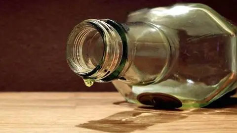Mniej lokali z trunkami? Władze Krakowa "walczą z alkoholizmem" 
