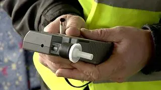 Jechał pijany, potem próbował wręczyć łapówkę