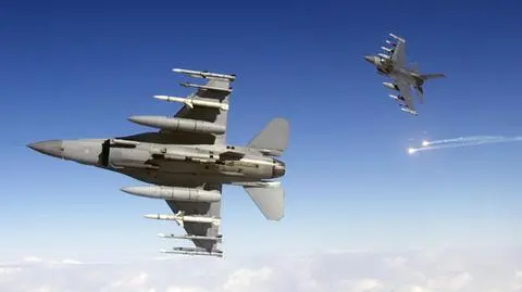F-16 wylądują w Łasku