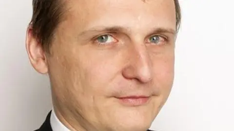 20-proc. prowizji za pieniądze dla partii