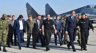Serbia zabiega o członkostwo w UE, jednak nie stroni od współpracy z Rosją. Nagranie: Serbowie z rosyjskimi myśliwcami MiG-29