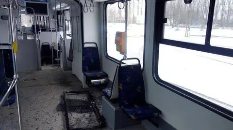 "Rzucał butelkami w tramwaje". Miał uszkodzić też samochody