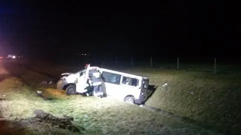 Opolszczyna: wypadek busa, 2 osoby ranne