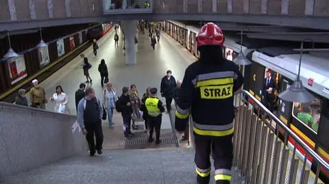 Pasażerowie Metra zostali ewakuowani
