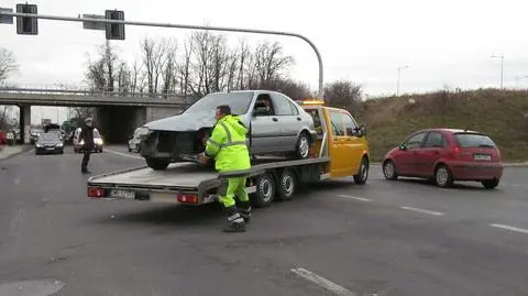 Zderzenie na Bielanach. Dwie osoby w szpitalu