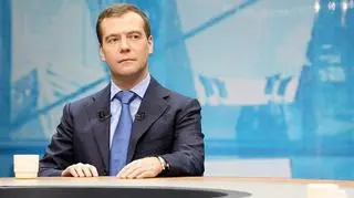 Dmitrij Miedwiediew mówi twardym tonem