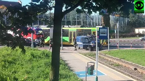 Poznań: Radiowóz zderzył się z tramwajem. Ranne trzy osoby