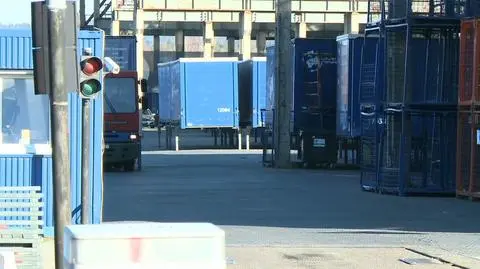 Ciało noworodka w sortowni odzieży. "Mogło przyjechać z Niemiec"