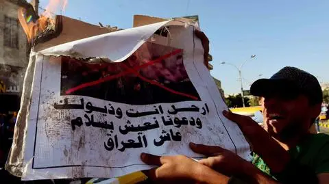 Protesty przeciwko podwyżkom cen paliwa ogarnęły Iran 