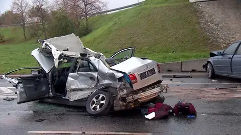 Kierowca saaba zginął na miejscu