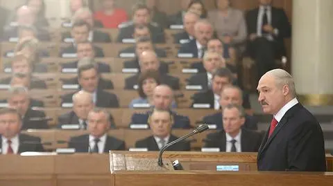 Łukaszenka oczekuje od Rosji kredytów, ale "chłopcem na posiłki" być nie chce