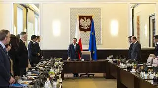 Rząd premiera został oceniony przez ponad połowę badanych
