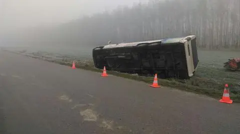 Wypadek busa z niepełnosprawnymi dziećmi pod Radomiem
