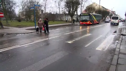 Stanął przed pasami, potem rozjechał pieszą. „Bo zwróciła mu uwagę”