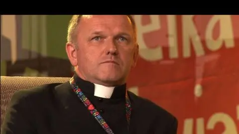 Ks. Lemański podczas spotkania z uczestnikami XX Przystanku Woodstock