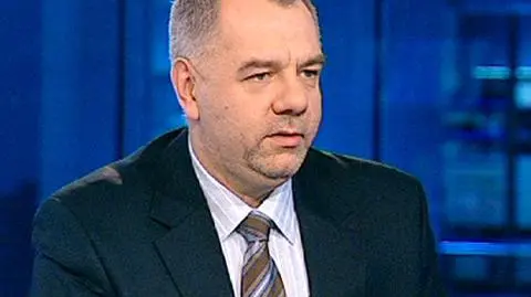 Sasin bronił Macierewicza