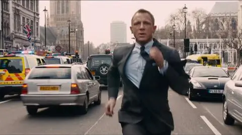 Bond wraca do miasta, które nazywa swoim domem