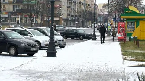Pierwsze w tym sezonie opady śniegu w Białymstoku