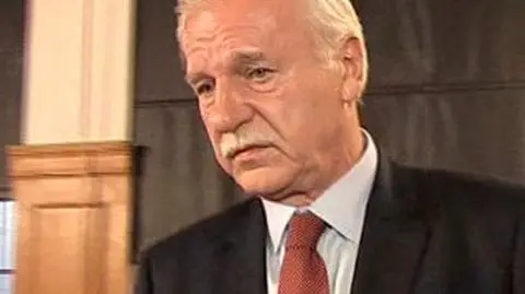 Wystartuje na prezydenta. "Będzie się łasił do lewicy"