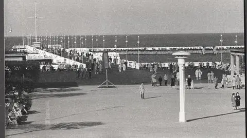 Plażowanie, rodzinne spotkania i jazda na rowerze. Retro wypoczynek w kurorcie