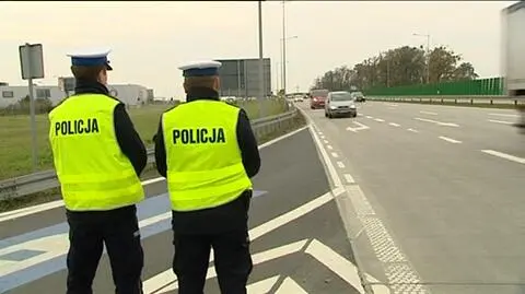 Wypadek na AOW. Trzy osoby ranne, dwie godziny utrudnień