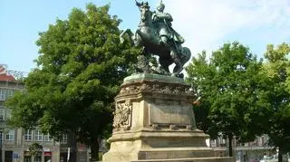 Pomnik wymaga remontu, a w kasie brakuje pieniędzy