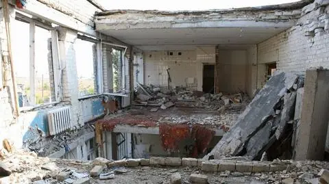 Obie strony konfliktu na Ukrainie są odpowiedzialne za zniszczenie setek szkół - twierdzi HRW