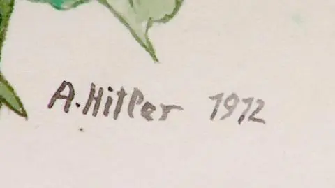 Obrazy Hitlera poszły pod młotek