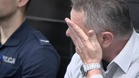 Konwojent płacze, już nie chce siedzieć. Sąd wysyła go do psychiatry