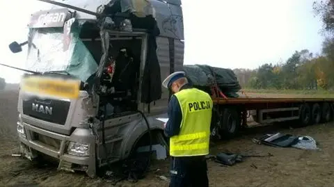 Zderzenie dwóch tirów pod Radomskiem. Jedna osoba nie żyje