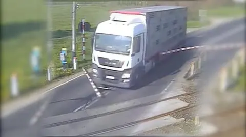 Mężczyzna, który staranował szlaban twierdzi, że oślepiło go słońce