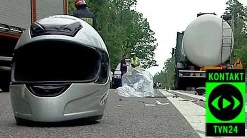 Motorem czołowo w busa