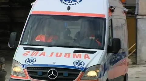 Załoga karetki zatrzymała pijanego kierowcę. "Jechał wężykiem"