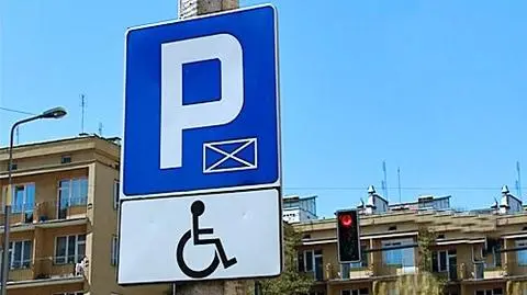 Szef straży miejskiej na miejscu inwalidy