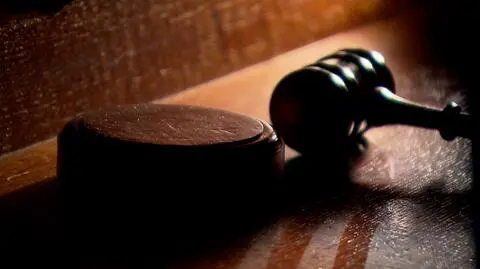 Zaatakował współpasażera nożem. Usłyszał zarzuty