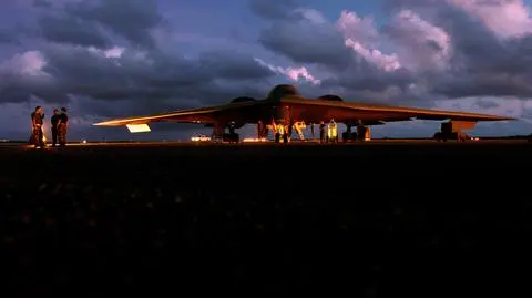 Bombowce B-2 ćwiczą głównie w nocy