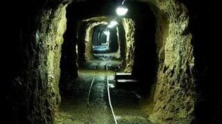 Górnicy uwięzieni w kopalni czują się dobrze i mają dość powietrza pod ziemią
