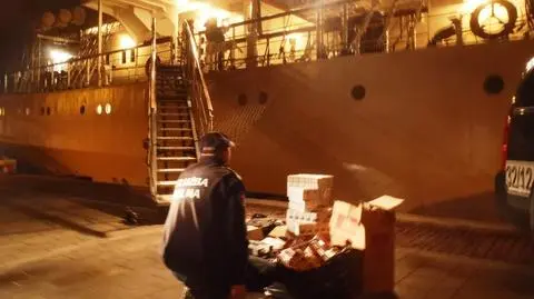 Gdynia: Celnicy udaremnili przemyt papierosów